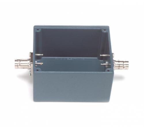 Fluke Pomona 3602 Shielded Box, Size D ( 3.0" X 2.63" X 1.65") With 2 BNC (F) Blue Enamel, With Cover (item no. 1632322)